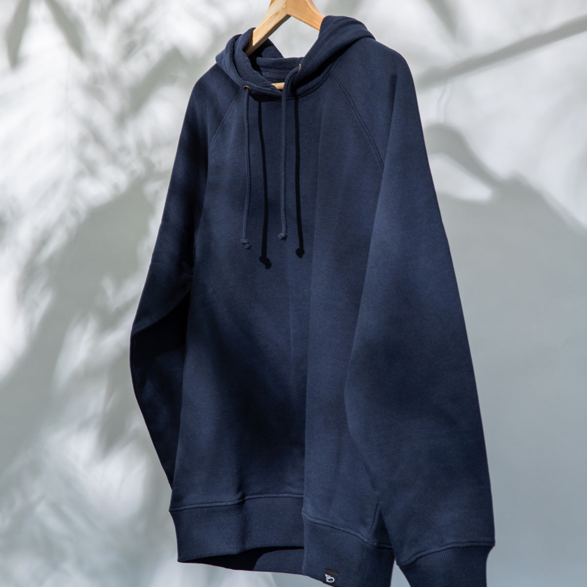 femmes-sutton-recyclé-coton-polyester-hoodie-marine-lookshot